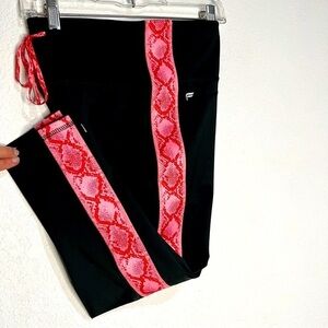 Fabletics Black High Waisted Ultra Cool Pink Reptile Side Stripe Crop Leggings M